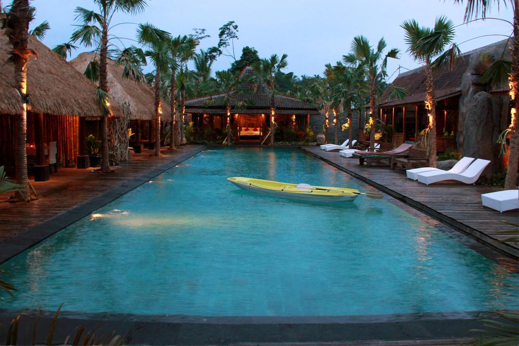 Suite with Pool View