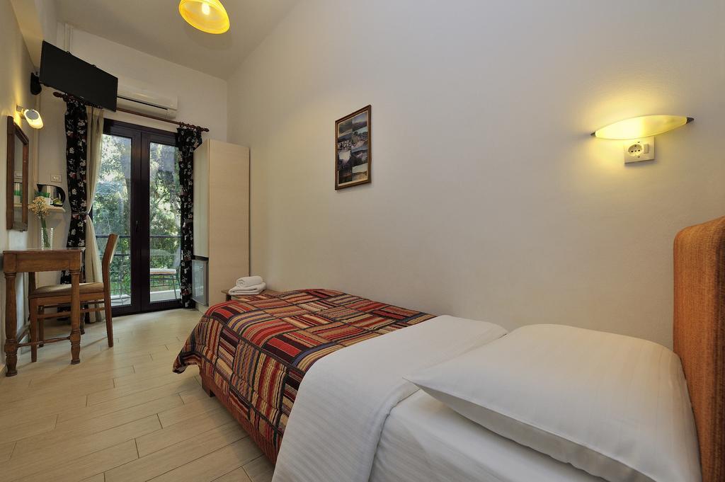 Economy Single Room