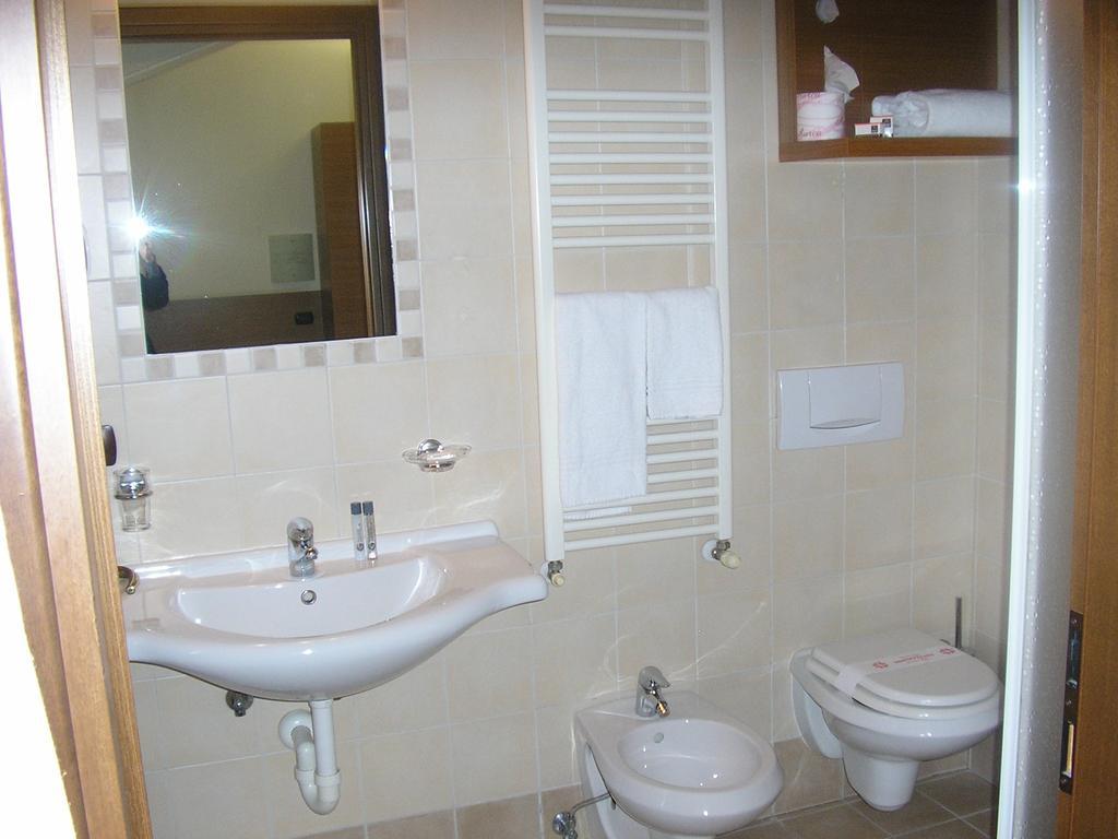 Double Room French Bed