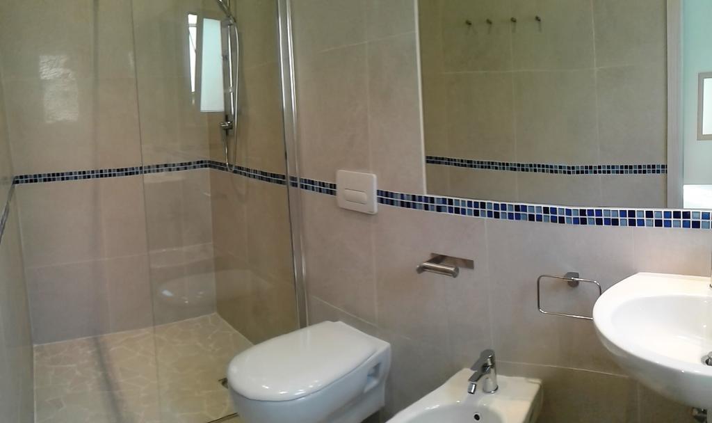 Queen Room,639964266:JPEG