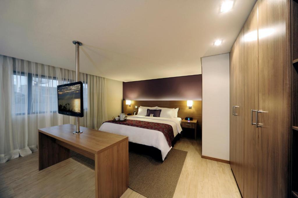 Business Class Suite,43843213:JPEG