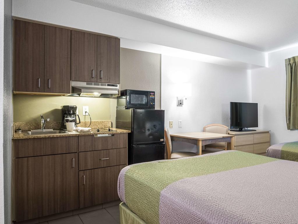 Quadruple Room - Non-Smoking