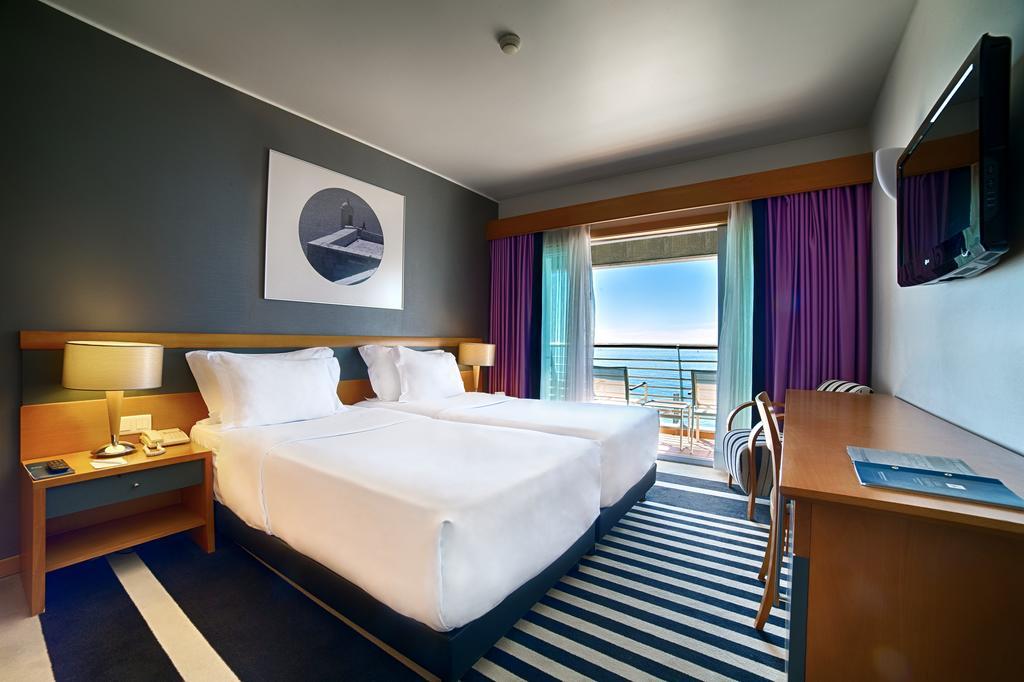 Oferta Especial - Quarto Duplo ou Twin com Vista Mar com e Pacote Reveillon