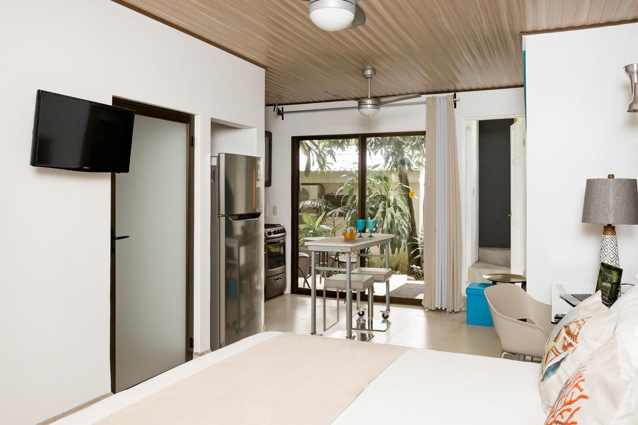 Flexible Stay Modern Studios #8
