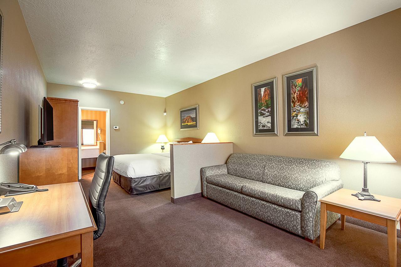 King Suite with Sofa Bed - Non-Smoking,1275781156:JPEG