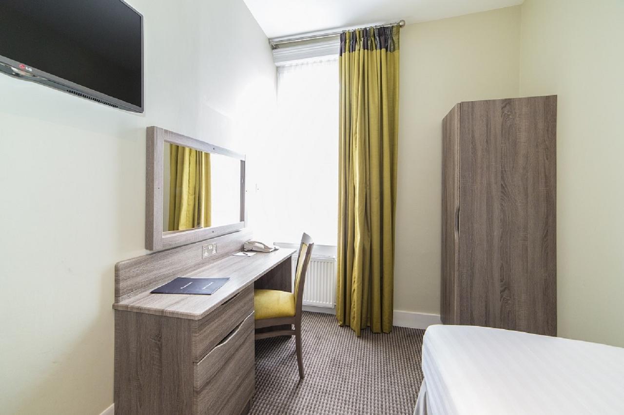 Single Room,642249729:JPEG