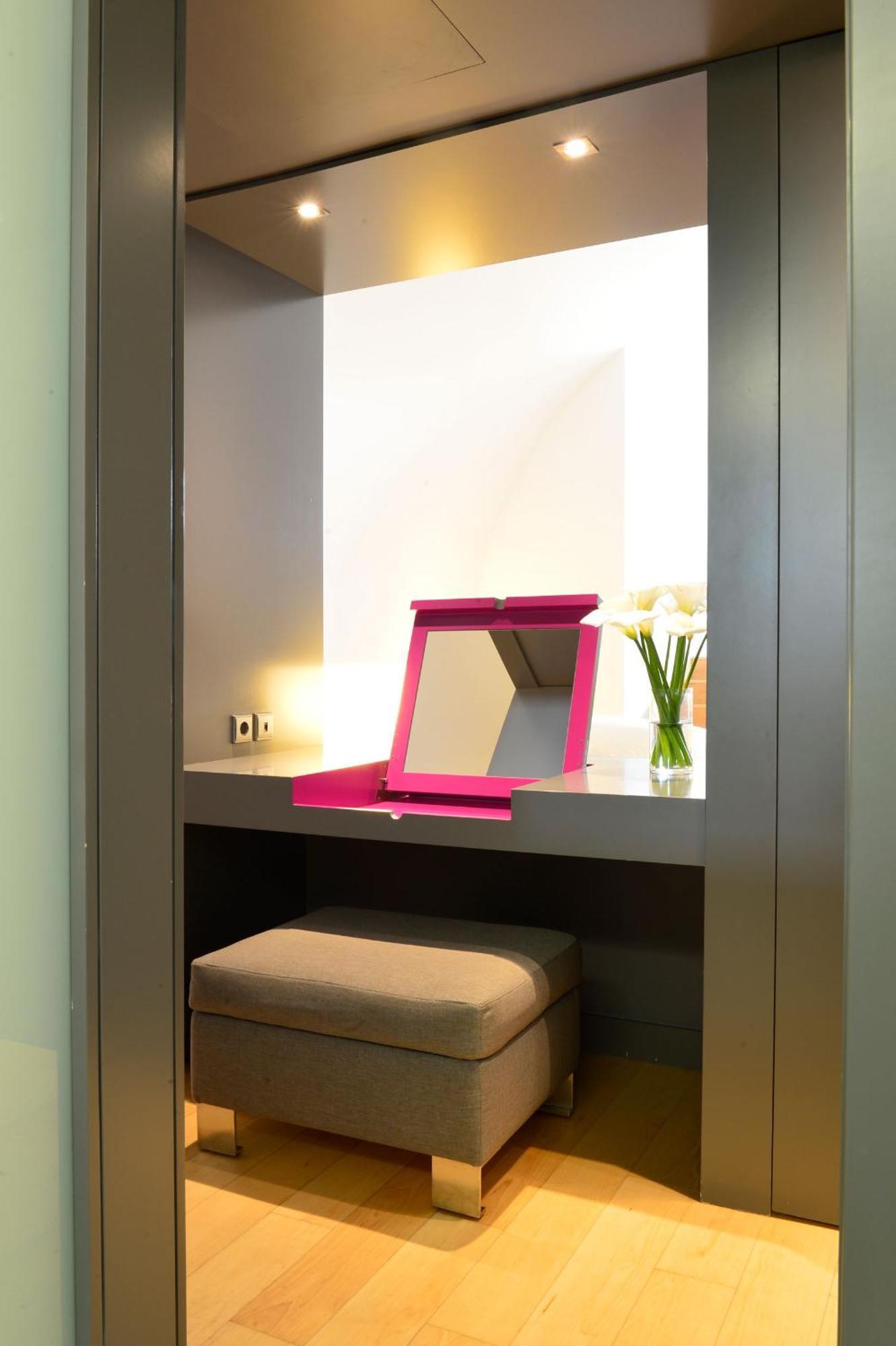 Junior Suite,328276288:JPEG