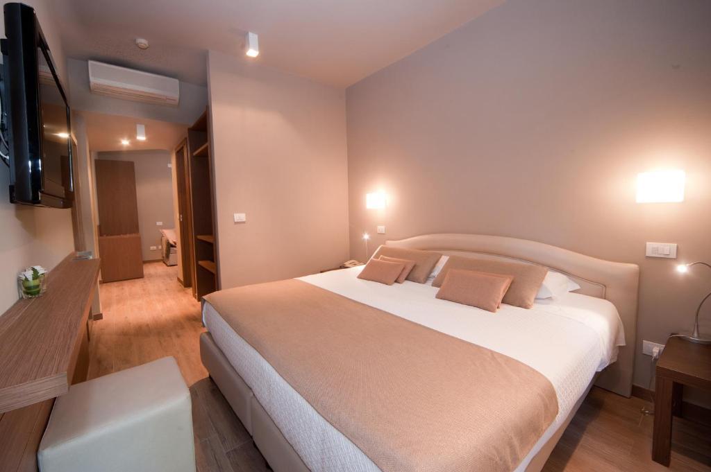 Junior Suite,109946076:JPEG