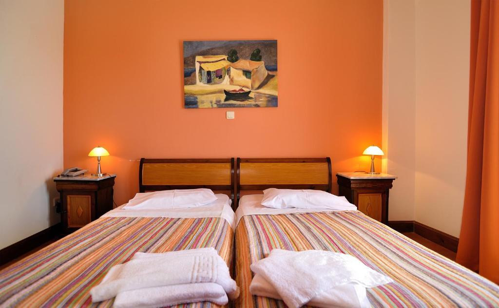 Double or Twin Room with Mountain View