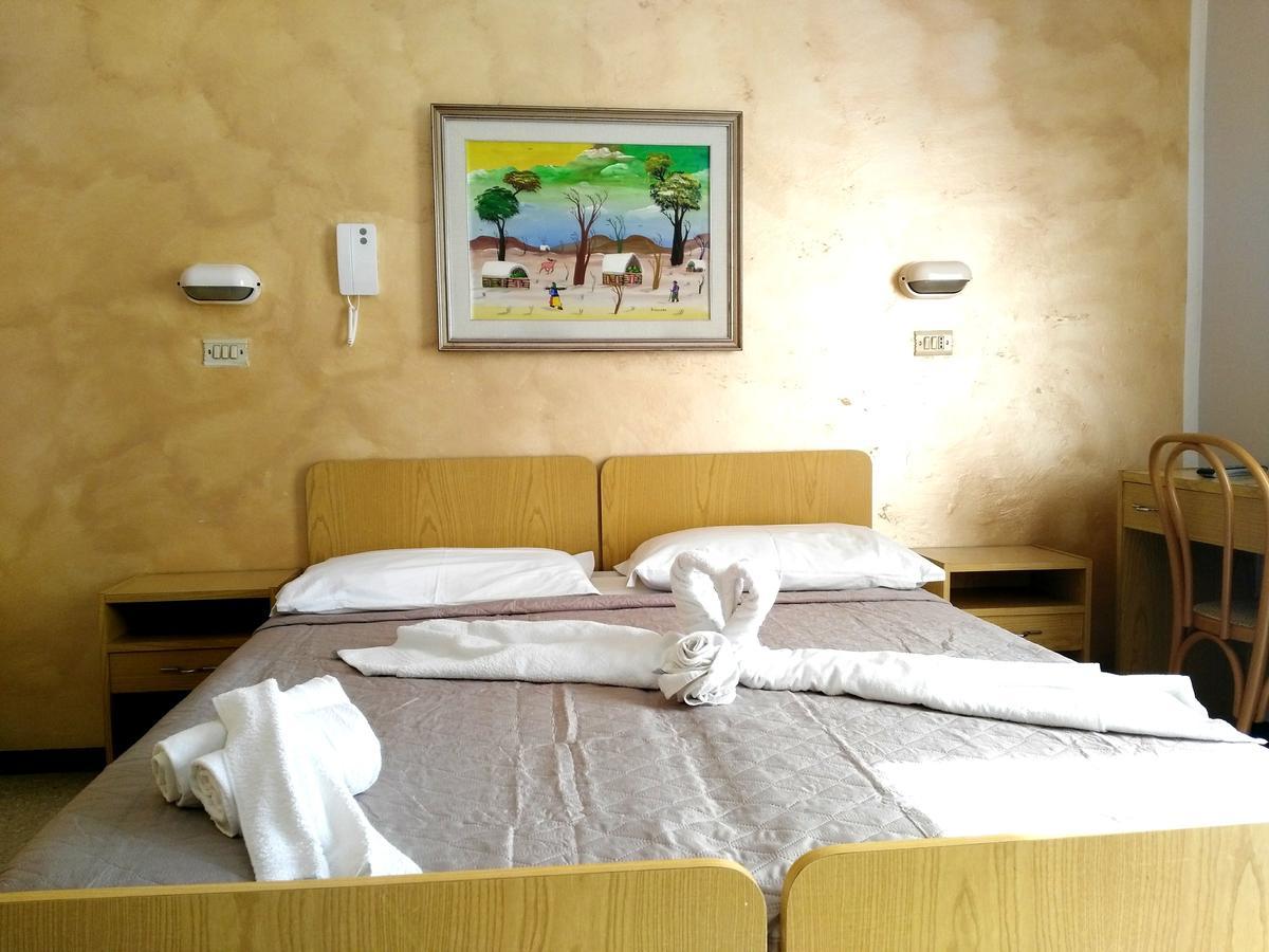 Standard Double Room with Fan,644347386:JPEG