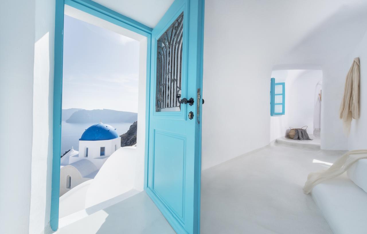 Sophie Cave Room with Outdoor Plunge Pool and Caldera View,664042227:JPEG