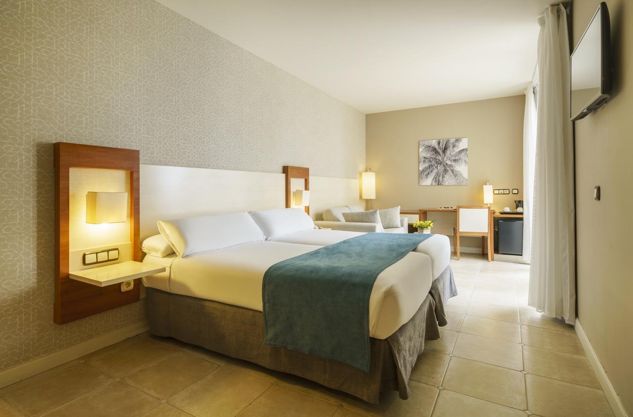 Double or Twin Room Side Sea View