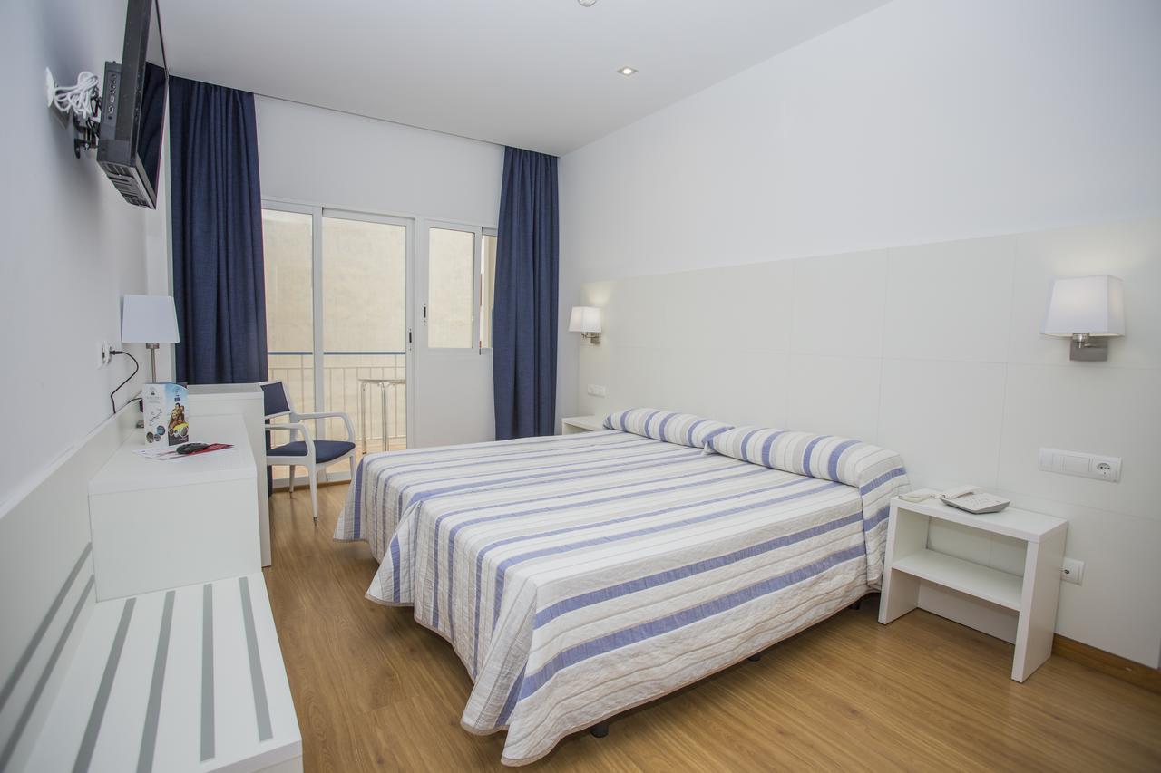 Standard Double or Twin Room,644965713:JPEG