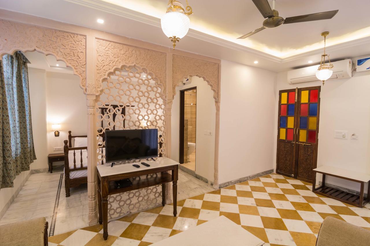 Deluxe Suite