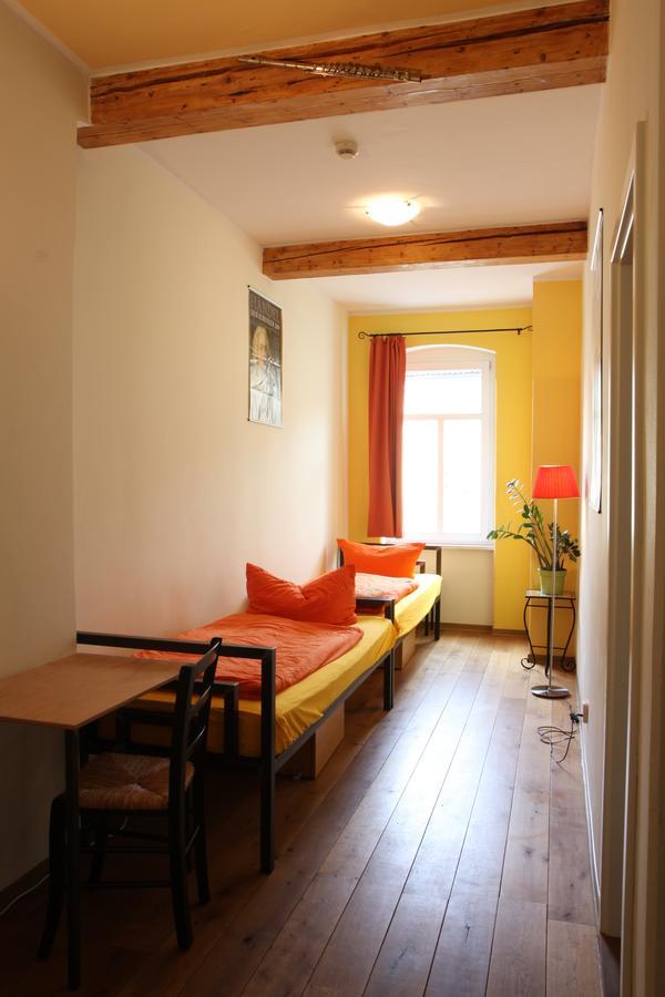 Zweibettzimmer mit Bad