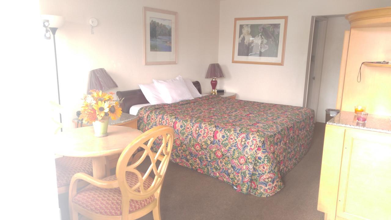 King Room - Non-Smoking