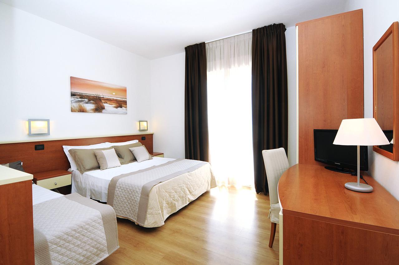 Triple Room with Balcony and Sea View,1597558725:JPEG
