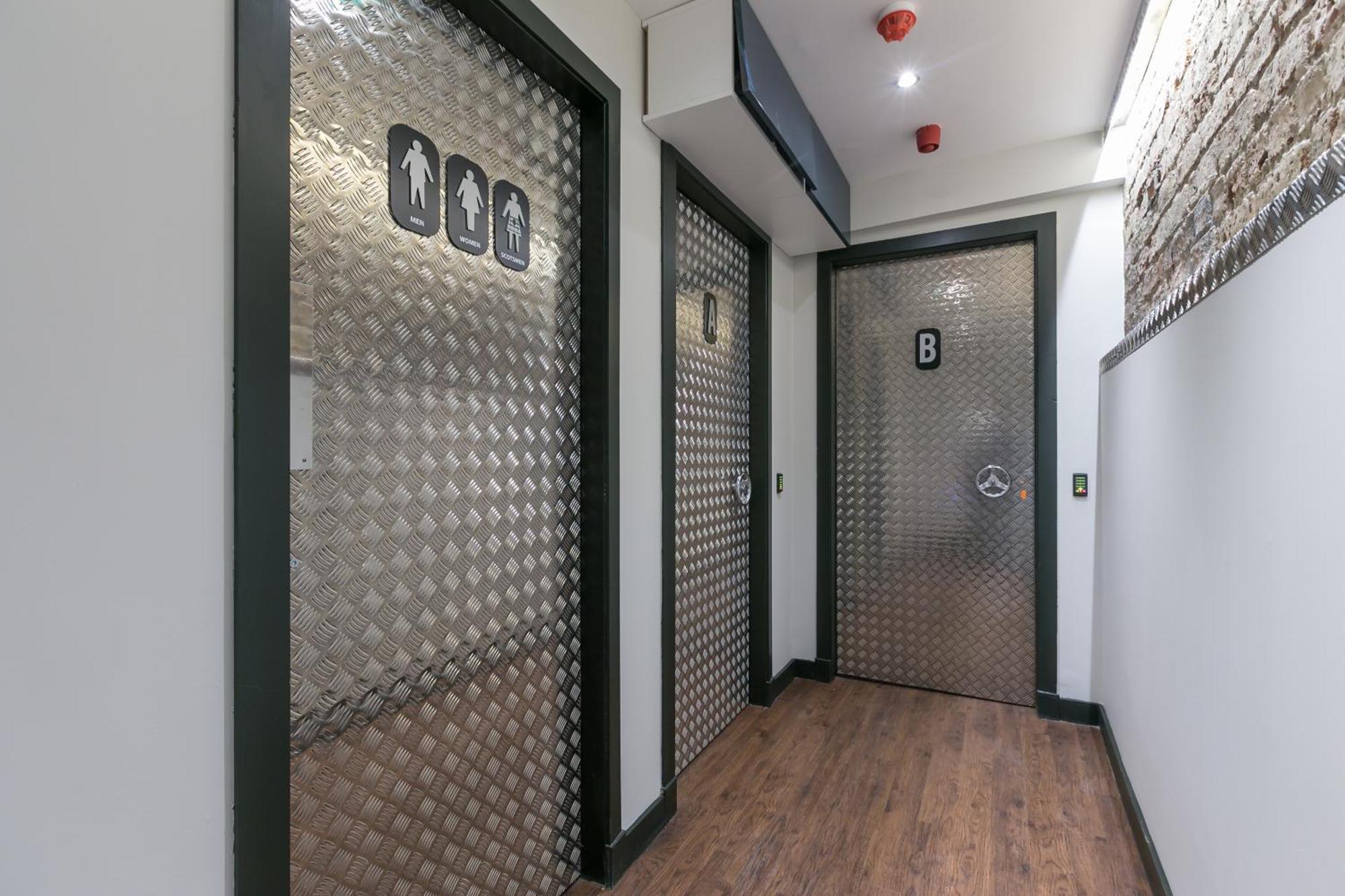 Pod in 6-Bed Mixed Dormitory Room