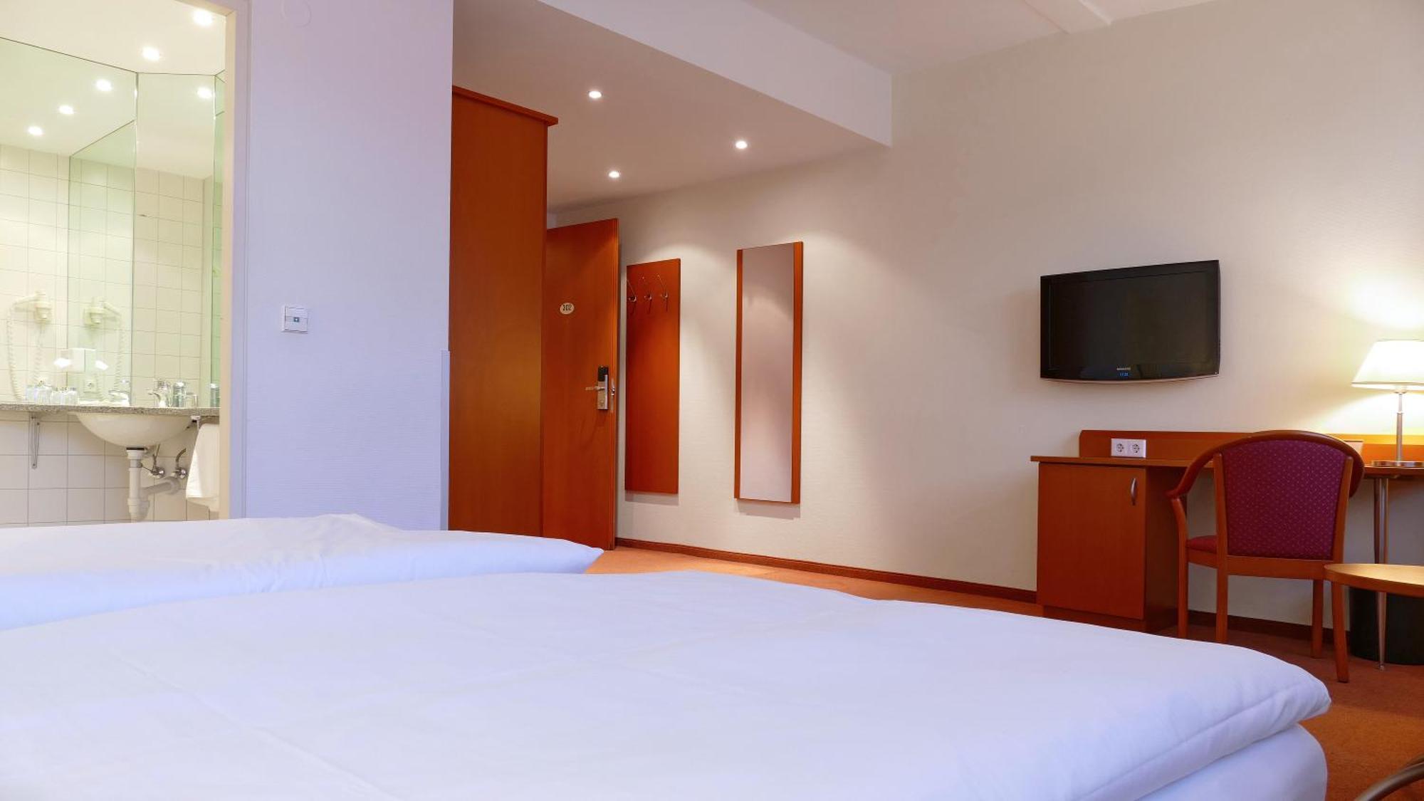 Double Room,735991504:JPEG