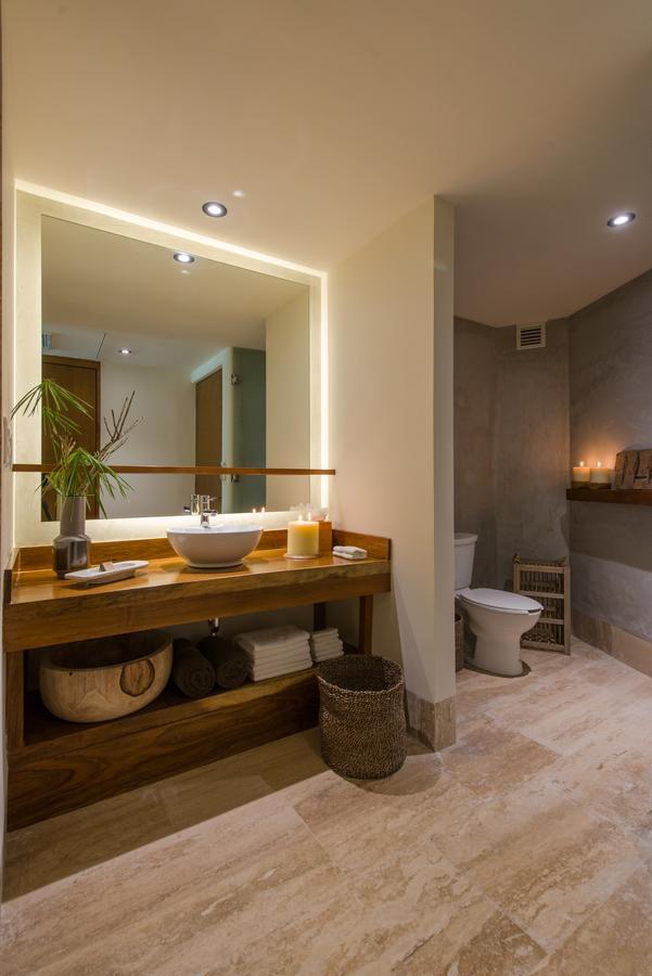 Essential King Room