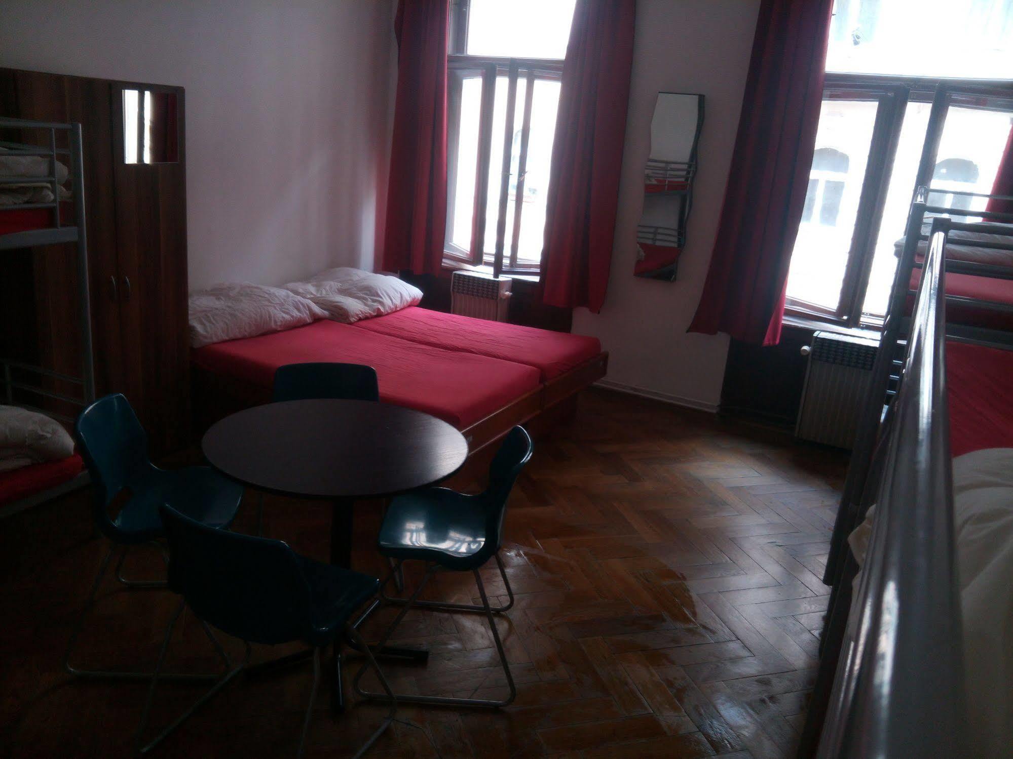 Zweibettzimmer mit Gemeinschaftsbad
