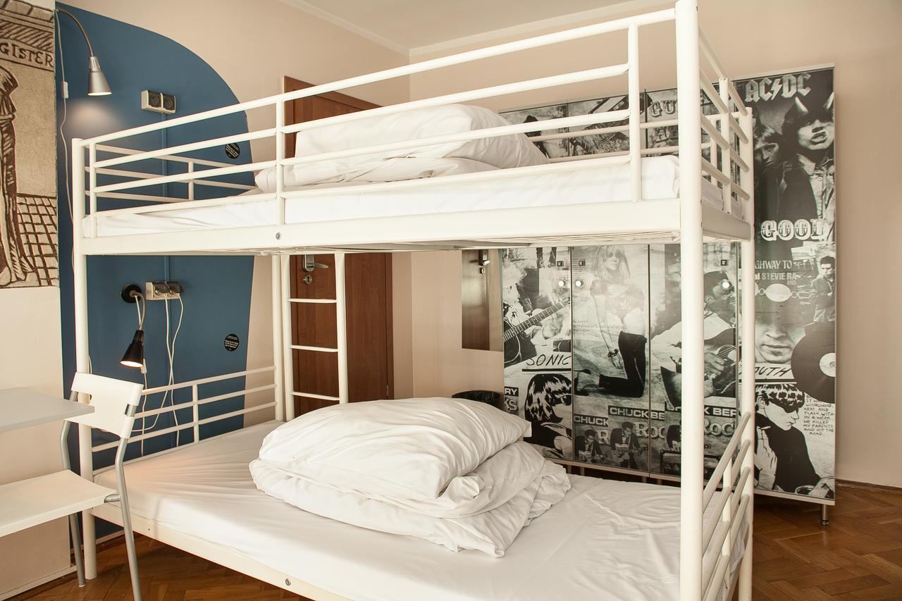 Bunk Bed 8-Bed Dormitory Room,1580567341:JPEG