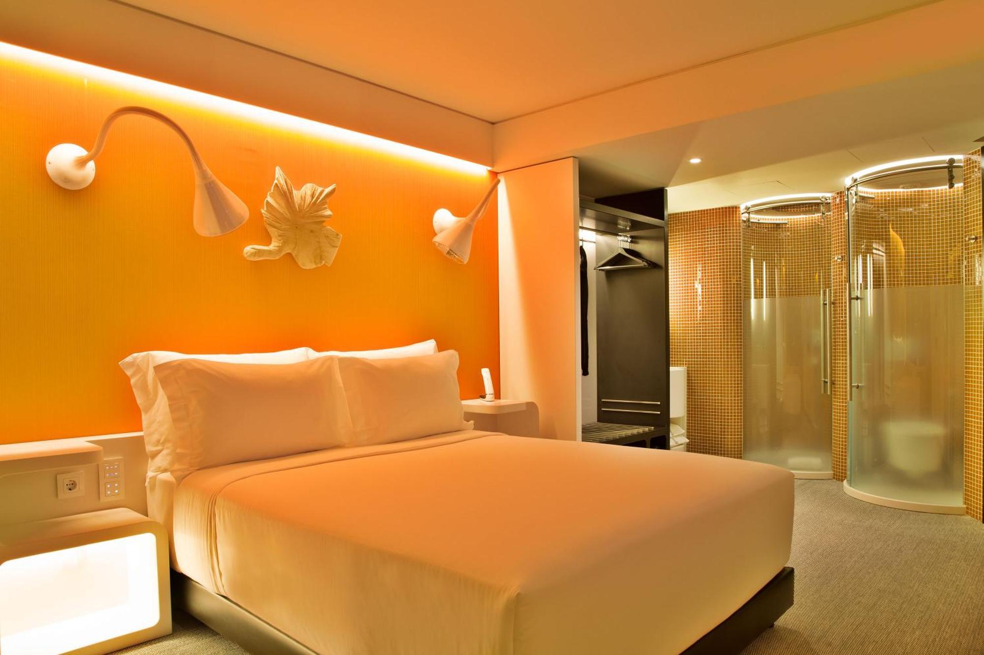 Deluxe Double or Twin Room with City View,1330342205:JPEG