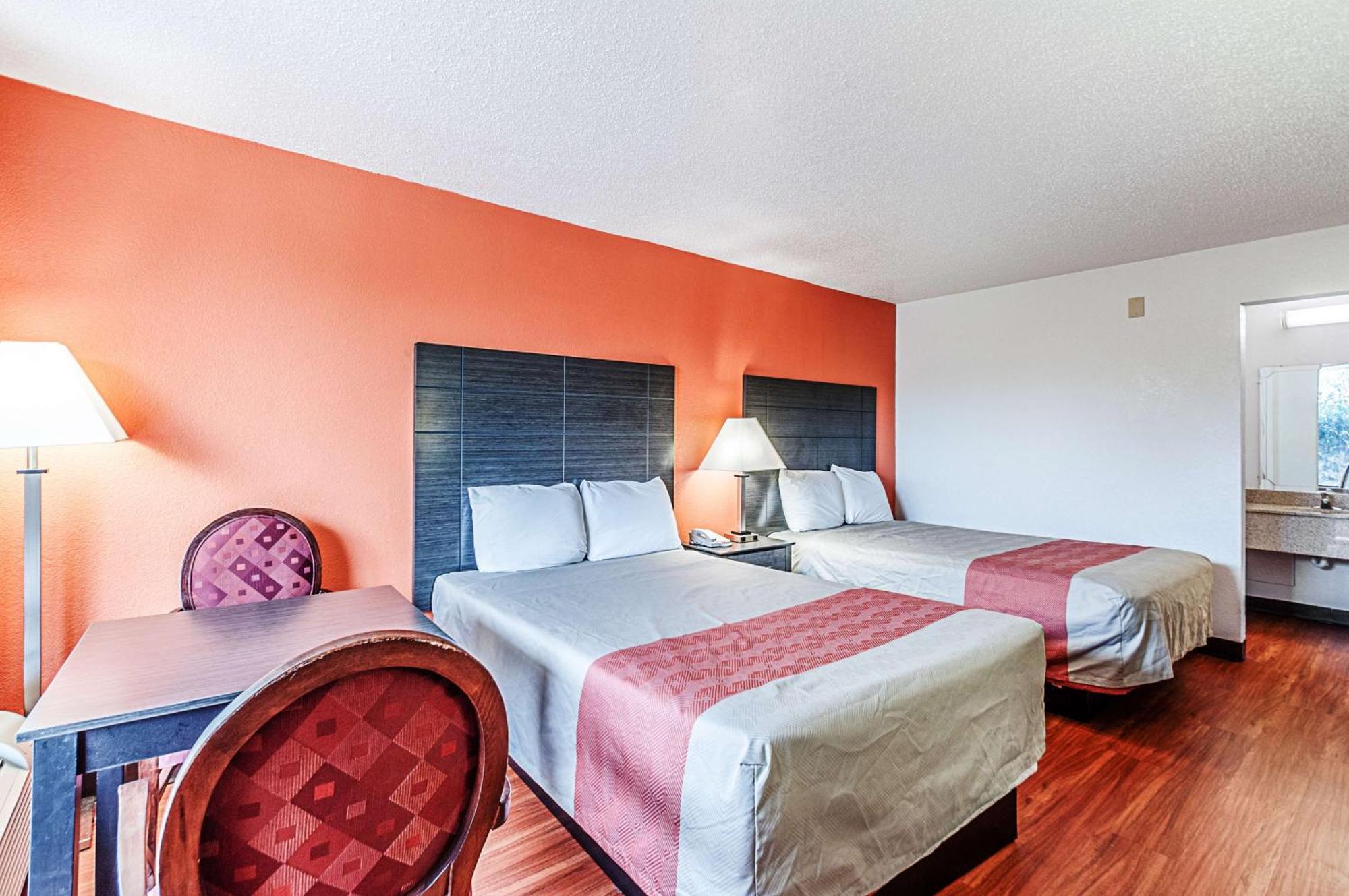 Deluxe Quadruple Room - Non-Smoking