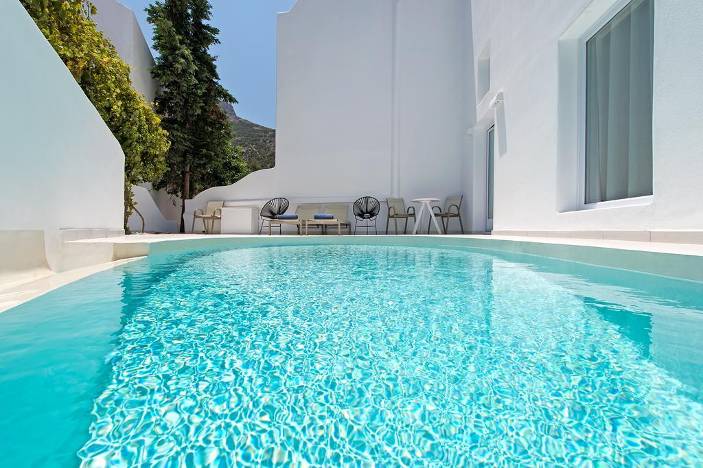 Suite with Private Pool,642605772:JPEG