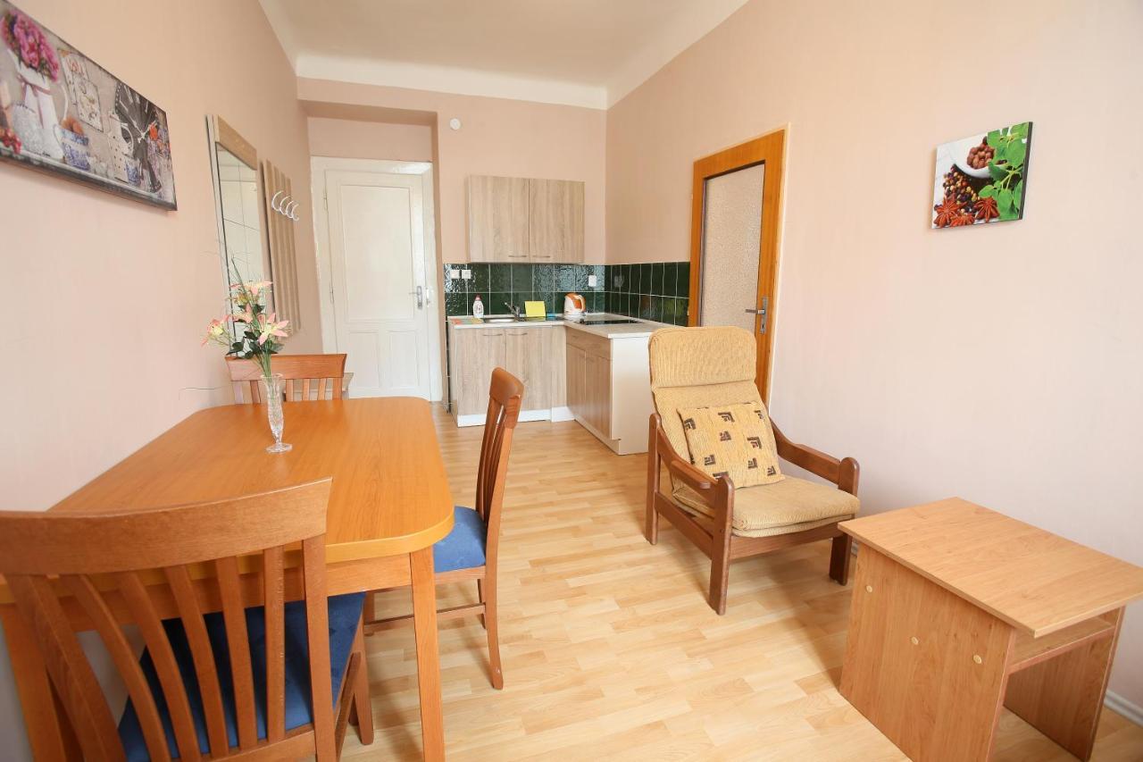 Junior Appartement met Keuken en Gedeelde Badkamer