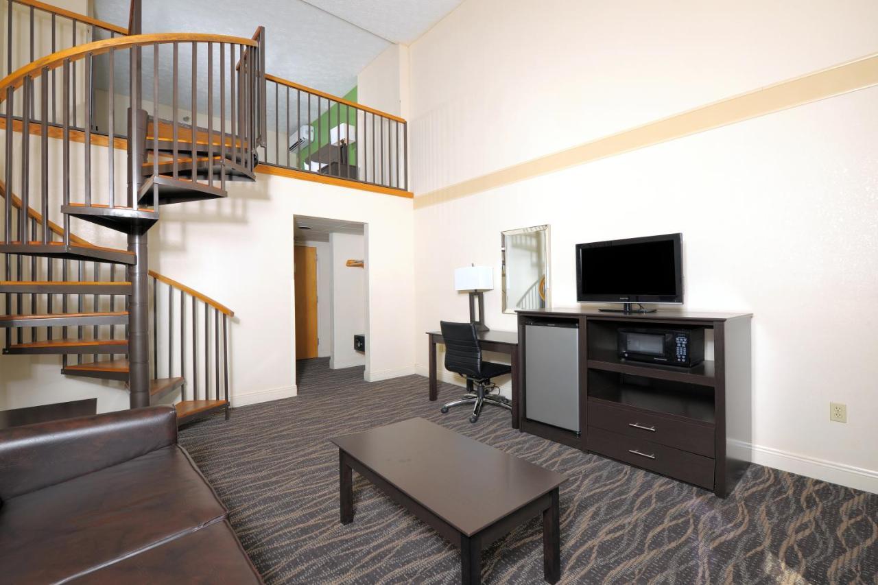 Penthouse Suite,720959980:JPEG