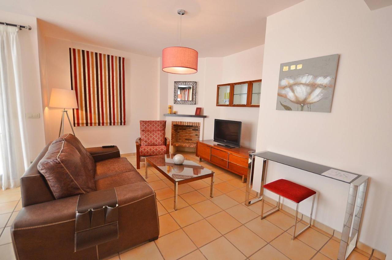 Two-Bedroom Apartment shared Swimming Pool