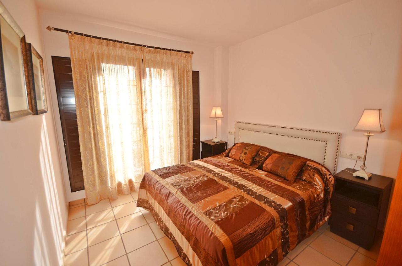 Two-Bedroom Apartment shared Swimming Pool