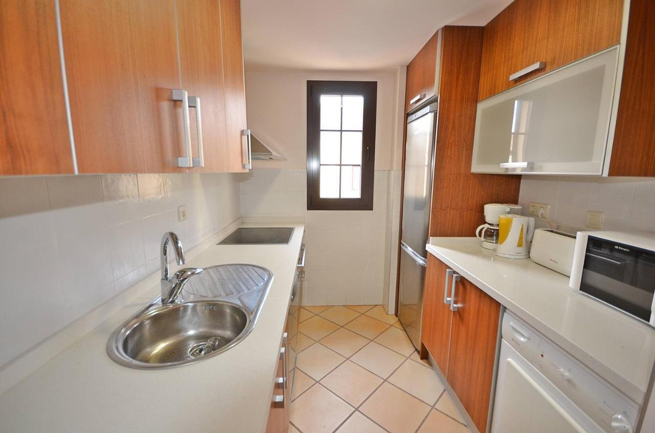 Two-Bedroom Apartment shared Swimming Pool