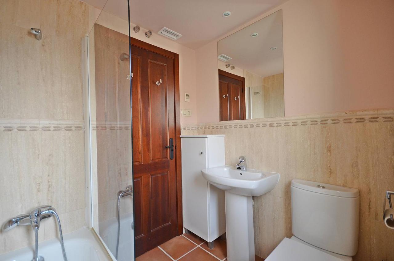 Two-Bedroom Apartment shared Swimming Pool