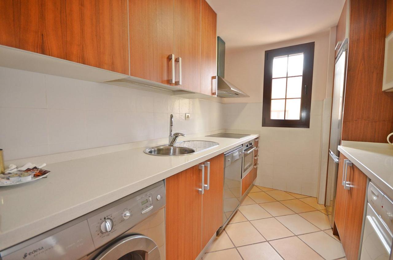 Two-Bedroom Apartment shared Swimming Pool