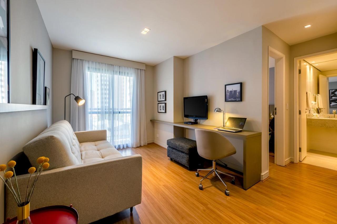 Quarto Superior com 2 Camas de Solteiro e Sofá-Cama