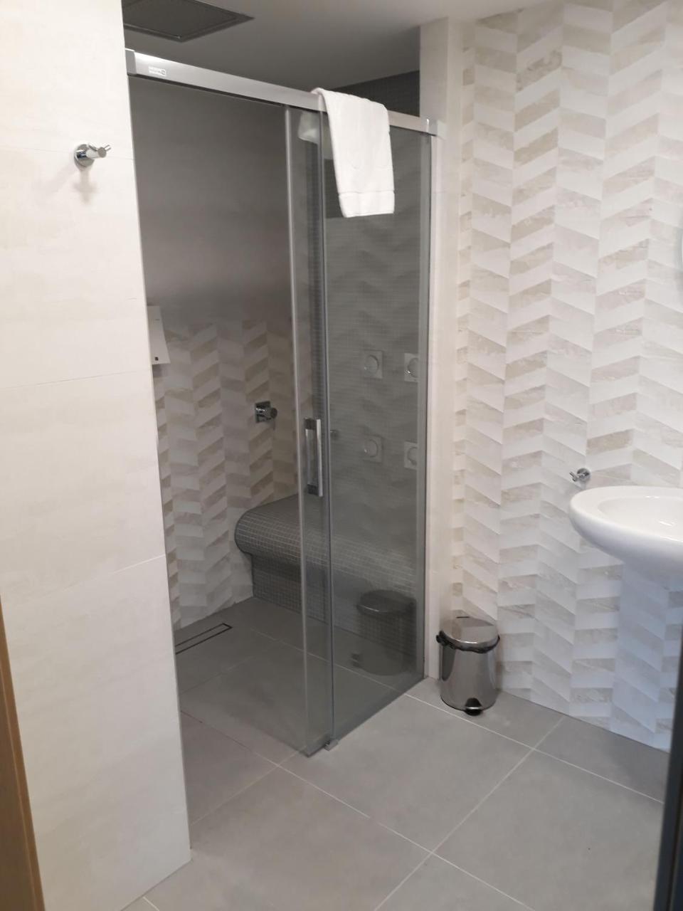 One-Bedroom Suite,736436065:JPEG