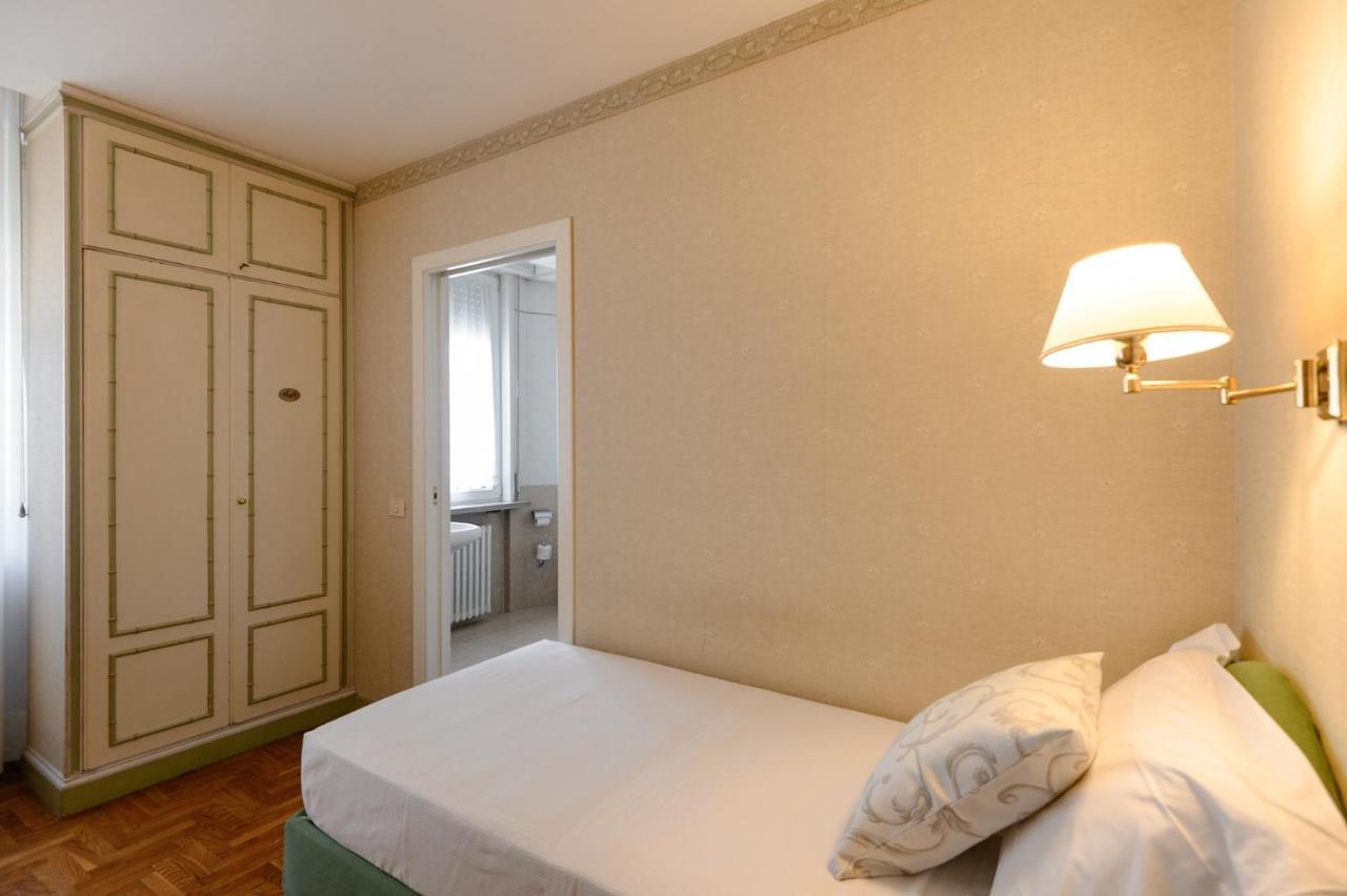 Single Room,742845103:JPEG
