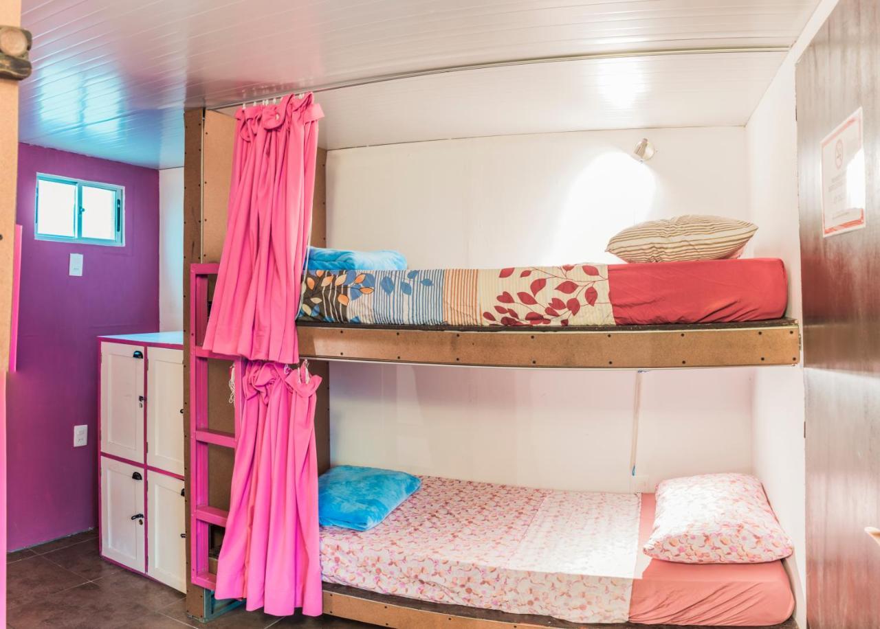 Cama de solteiro em Dormitório com 4 Camas