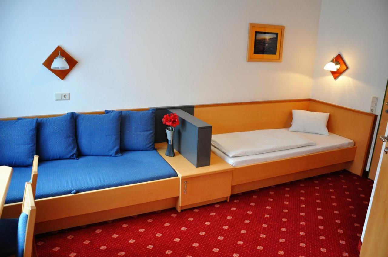 Twin Room,749812889:JPEG