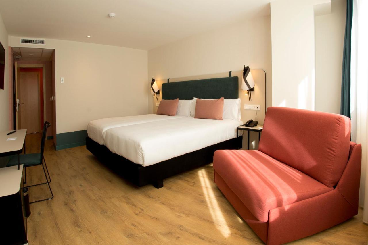 Twin Room with Sofa Bed,769847791:JPEG