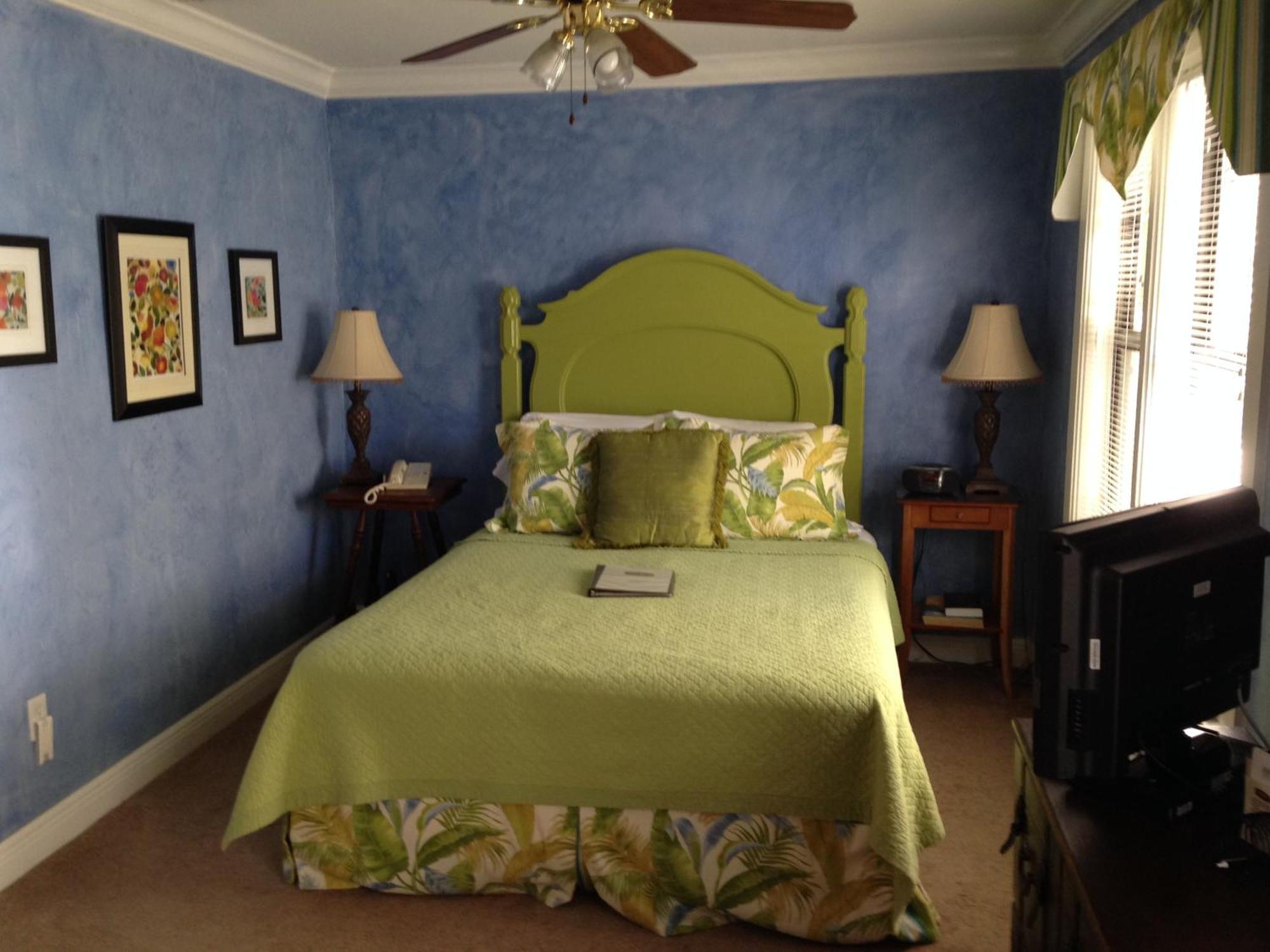 Bouganvillea Room