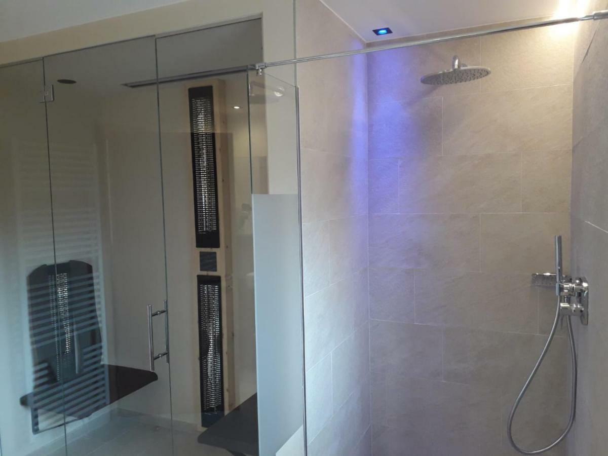 Luxe Kamer met 1 of 2 Bedden en Balkon
