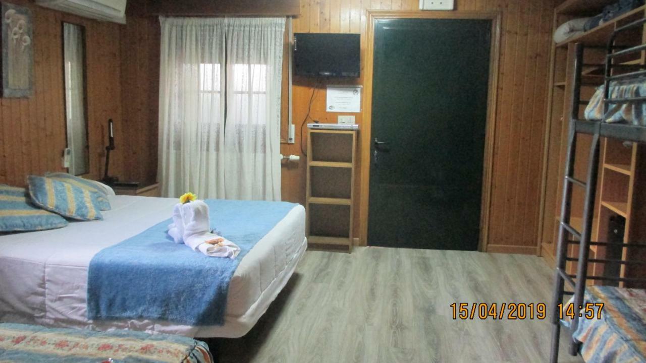 Large Family Room with Parking Included,784435545:JPEG