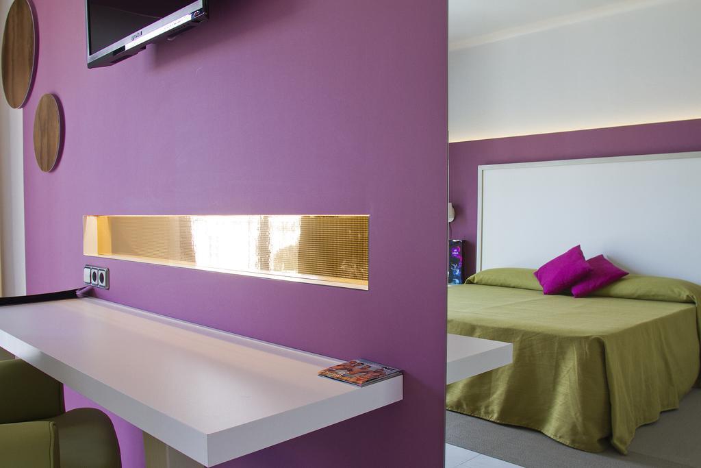 Standard Double Room with City View