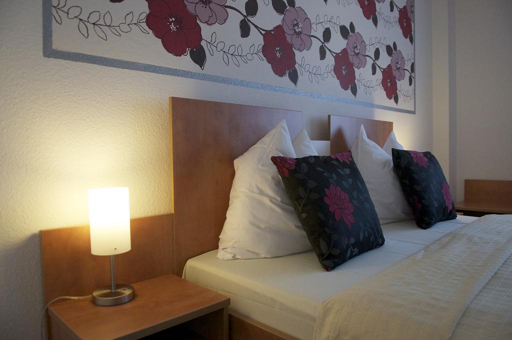 Double Room,709228012:JPEG