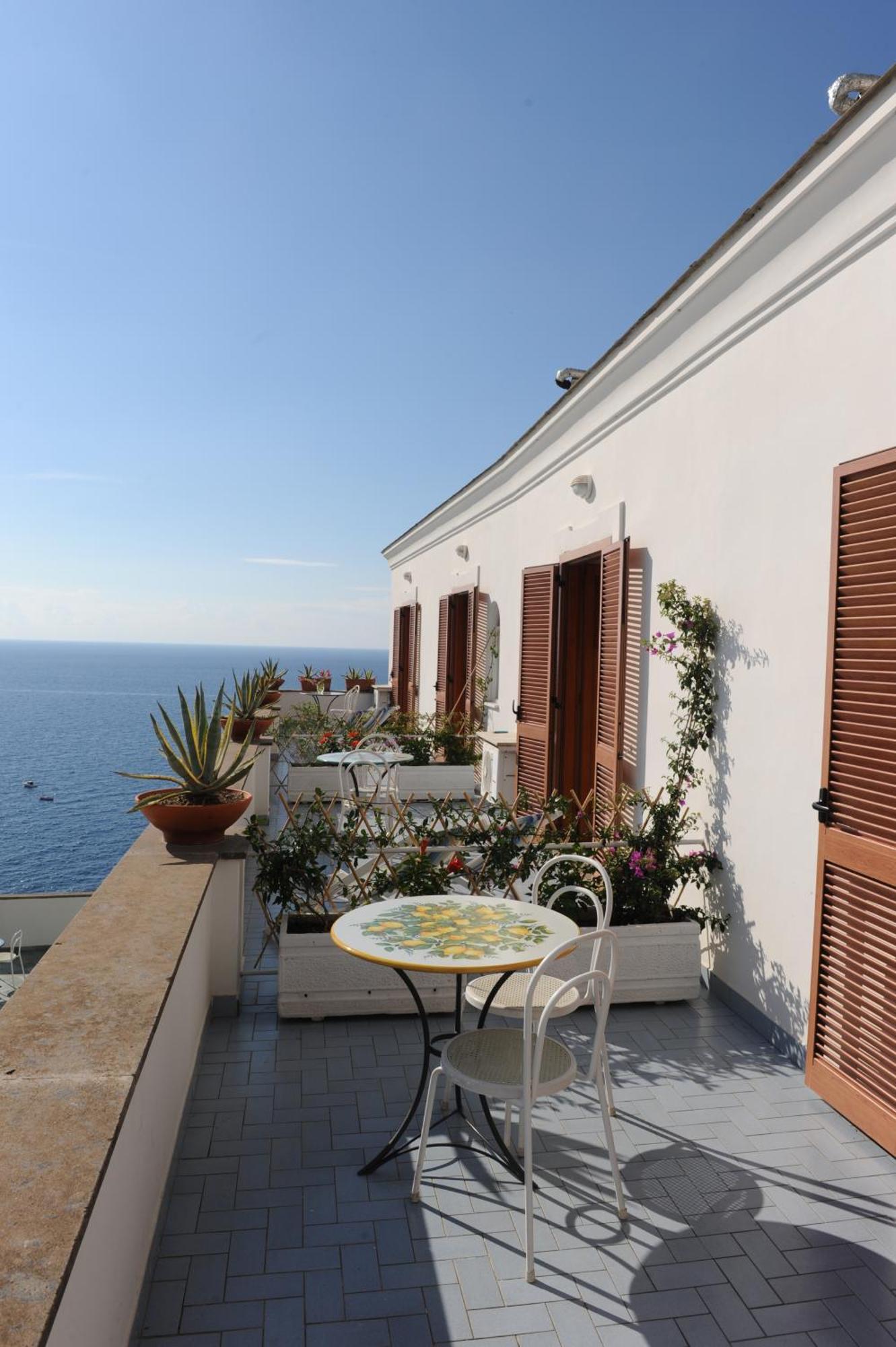 Superior Triple Room Sea View