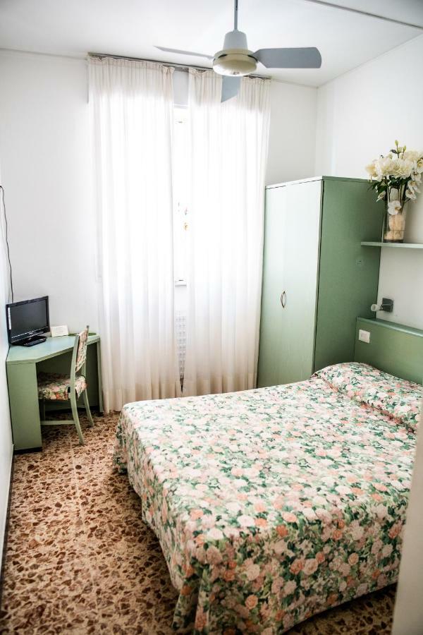 Single Room,805113972:JPEG