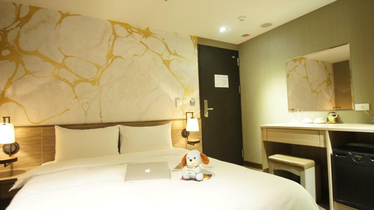 Double Room Check after 2300 Evening No Window